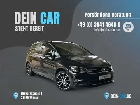 Used VOLKSWAGEN GOLF Petrol 2018 Ad 