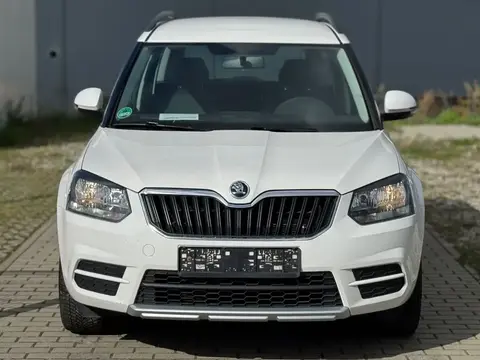 Used SKODA YETI Petrol 2015 Ad 