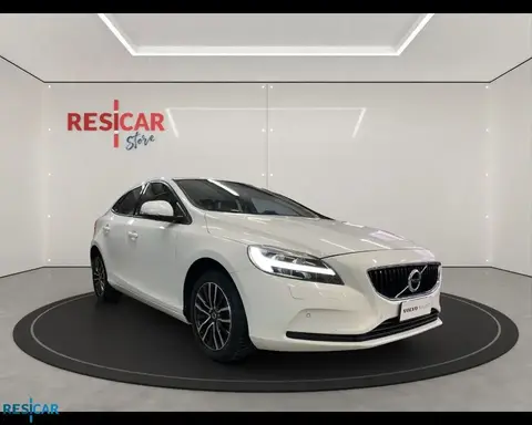 Annonce VOLVO V40 Essence 2019 d'occasion 