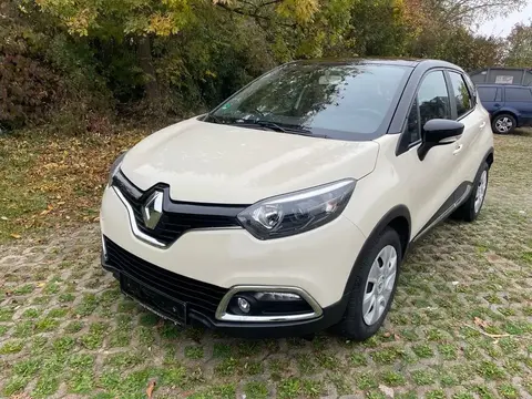 Used RENAULT CAPTUR Petrol 2015 Ad 