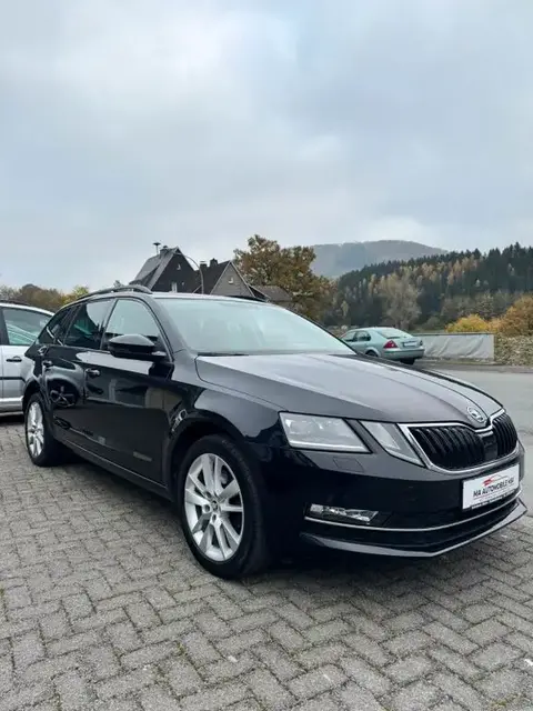 Used SKODA OCTAVIA Petrol 2018 Ad 