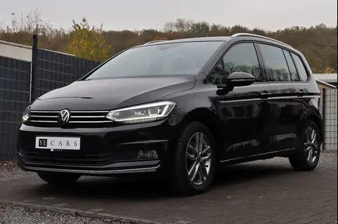 Used VOLKSWAGEN TOURAN Petrol 2021 Ad 