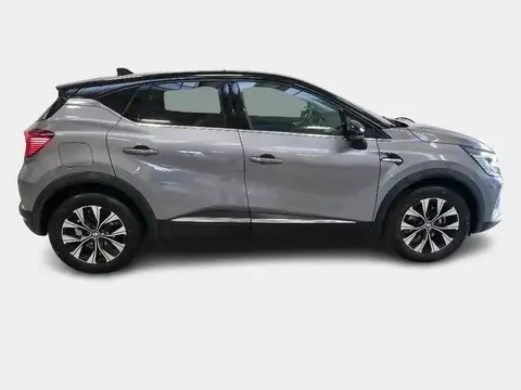 Used RENAULT CAPTUR Hybrid 2023 Ad 