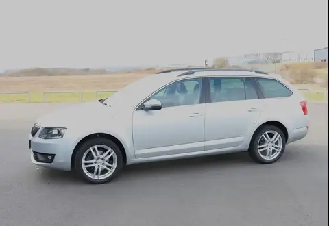 Used SKODA OCTAVIA Petrol 2015 Ad 