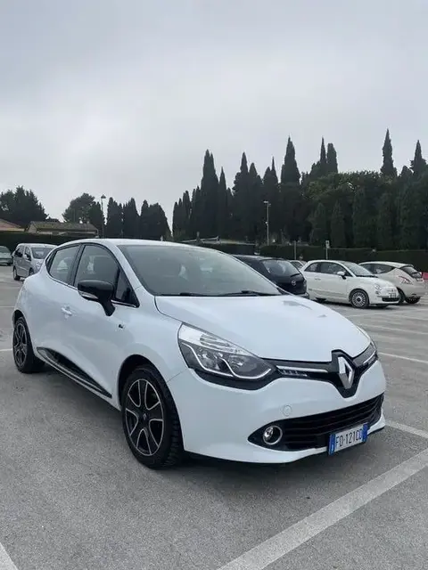 Used RENAULT CLIO Petrol 2016 Ad 