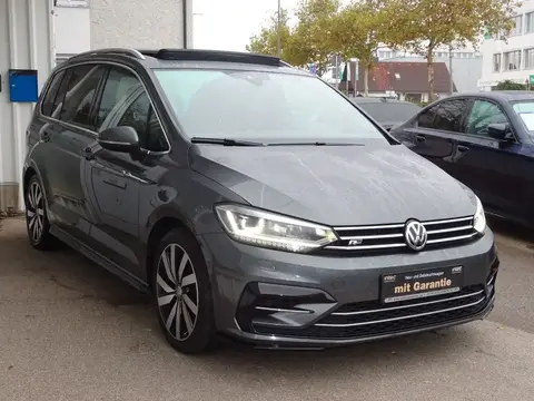 Used VOLKSWAGEN TOURAN Petrol 2017 Ad 