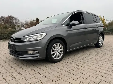 Used VOLKSWAGEN TOURAN Petrol 2017 Ad 