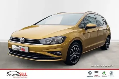 Used VOLKSWAGEN GOLF Petrol 2018 Ad 