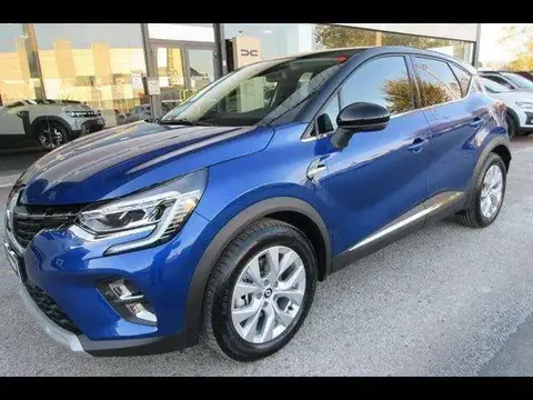 Used RENAULT CAPTUR Hybrid 2022 Ad 