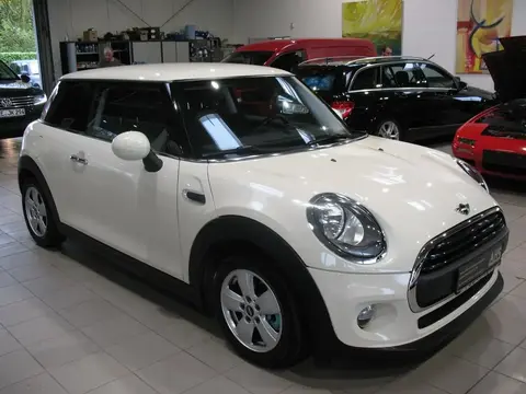 Used MINI ONE Petrol 2014 Ad 