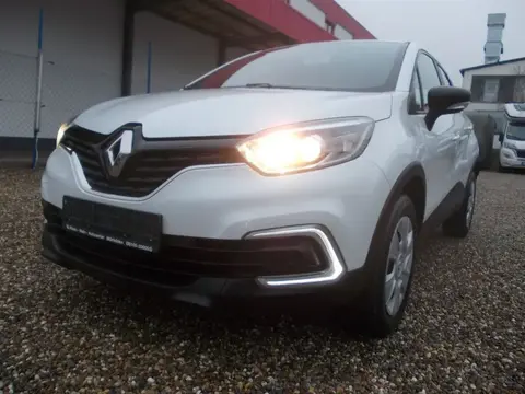 Used RENAULT CAPTUR Petrol 2017 Ad 