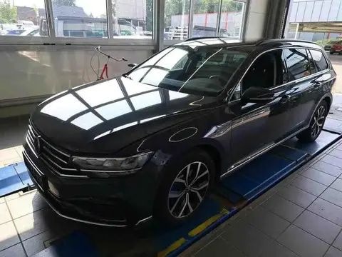 Used VOLKSWAGEN PASSAT Hybrid 2021 Ad 