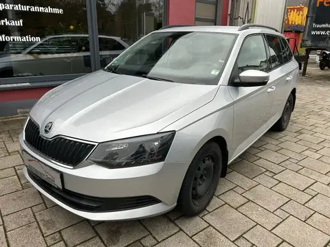 Used SKODA FABIA Petrol 2015 Ad 