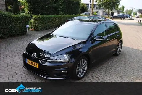 Used VOLKSWAGEN GOLF Petrol 2017 Ad 