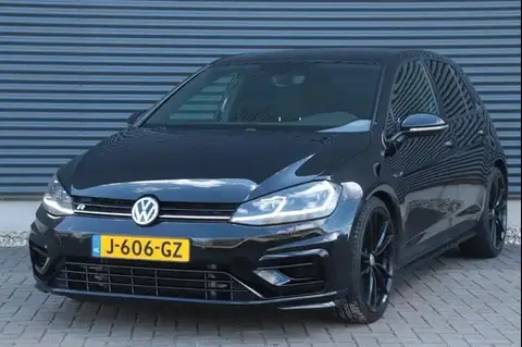 Used VOLKSWAGEN GOLF Petrol 2017 Ad 