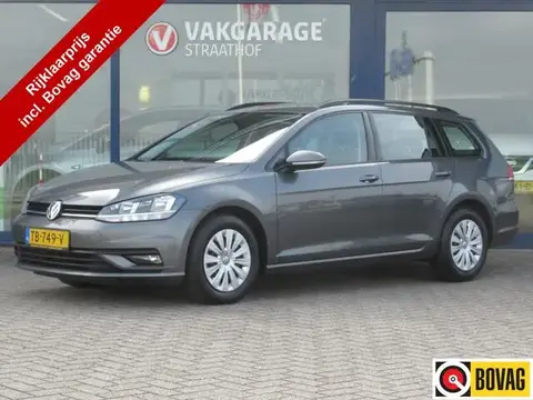 Used VOLKSWAGEN GOLF Petrol 2018 Ad 