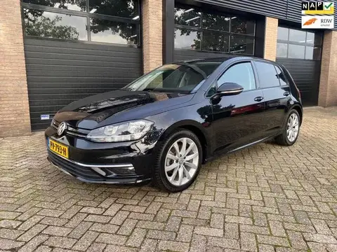 Used VOLKSWAGEN GOLF Petrol 2017 Ad 