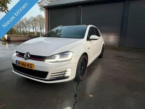 Used VOLKSWAGEN GOLF Petrol 2015 Ad 