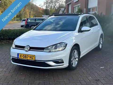 Used VOLKSWAGEN GOLF Petrol 2017 Ad 