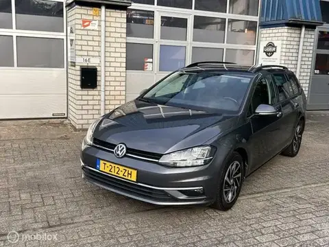 Used VOLKSWAGEN GOLF Petrol 2018 Ad 