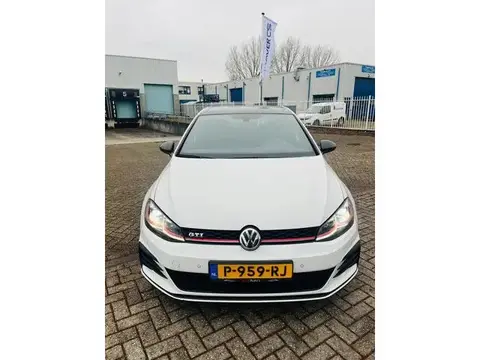 Used VOLKSWAGEN GOLF Petrol 2017 Ad 