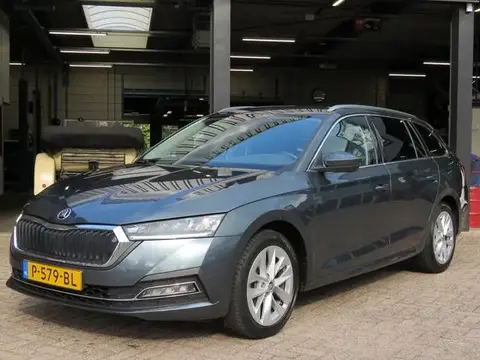 Used SKODA OCTAVIA Hybrid 2022 Ad 