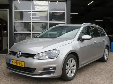 Used VOLKSWAGEN GOLF Petrol 2016 Ad 