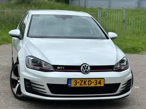 Used VOLKSWAGEN GOLF Petrol 2015 Ad 