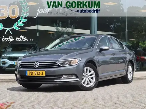 Used VOLKSWAGEN PASSAT Petrol 2017 Ad 