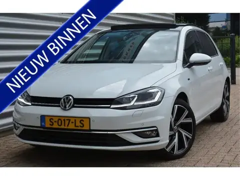 Used VOLKSWAGEN GOLF Petrol 2017 Ad 