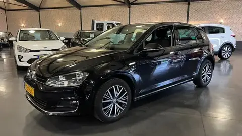 Used VOLKSWAGEN GOLF Petrol 2016 Ad 