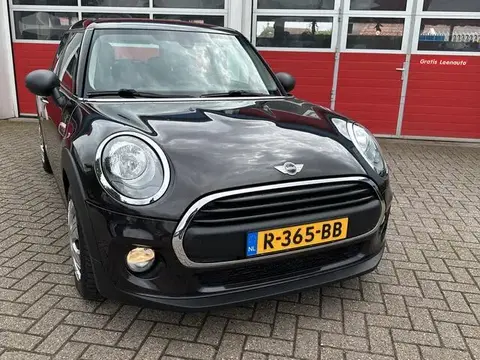 Used MINI ONE Petrol 2015 Ad 