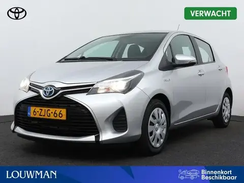 Used TOYOTA YARIS Hybrid 2015 Ad 