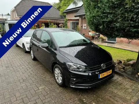 Used VOLKSWAGEN GOLF Petrol 2018 Ad 