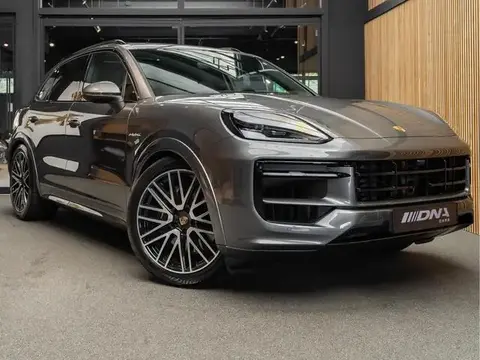 Used PORSCHE CAYENNE Hybrid 2024 Ad 