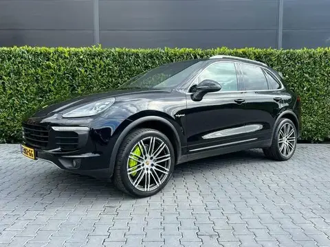 Used PORSCHE CAYENNE Electric 2017 Ad 