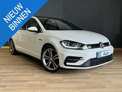 Used VOLKSWAGEN GOLF Petrol 2018 Ad 