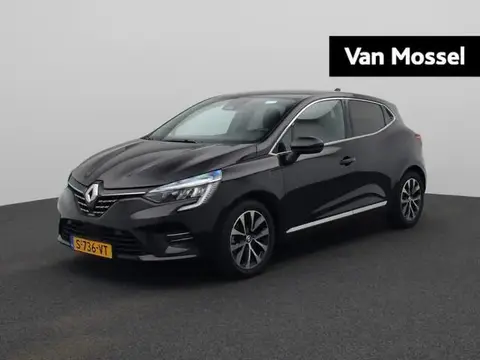 Used RENAULT CLIO Hybrid 2023 Ad 