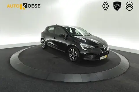 Used RENAULT CLIO Hybrid 2023 Ad 