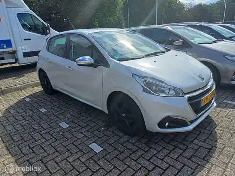 Used PEUGEOT 208 Petrol 2017 Ad 