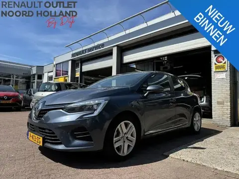 Used RENAULT CLIO Hybrid 2021 Ad 