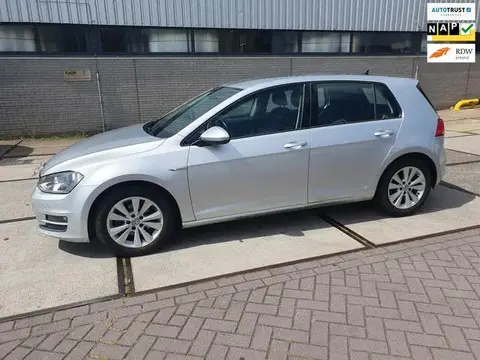 Used VOLKSWAGEN GOLF Petrol 2017 Ad 