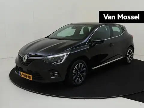 Used RENAULT CLIO Hybrid 2021 Ad 