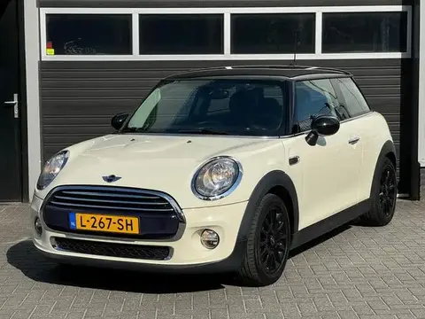 Used MINI COOPER Petrol 2015 Ad 