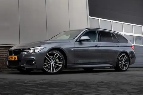 Used BMW SERIE 3 Petrol 2018 Ad 