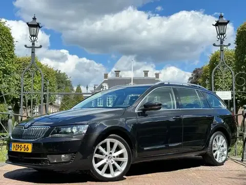 Used SKODA OCTAVIA Petrol 2015 Ad 