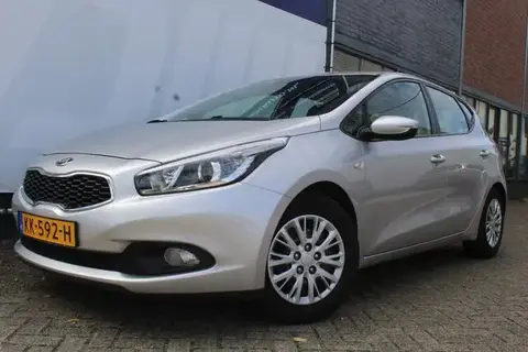 Used KIA CEED Petrol 2015 Ad 