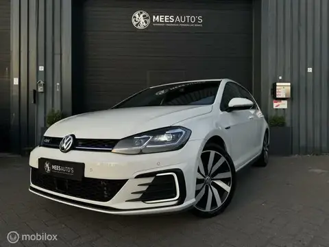 Used VOLKSWAGEN GOLF Hybrid 2017 Ad 