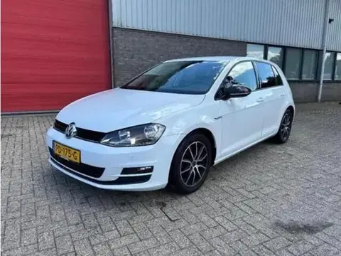 Used VOLKSWAGEN GOLF Petrol 2017 Ad 