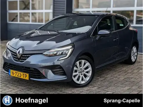 Used RENAULT CLIO Hybrid 2021 Ad 